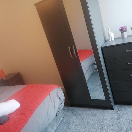 Rossy Home Of Relaxations Stoke-on-Trent Екстериор снимка