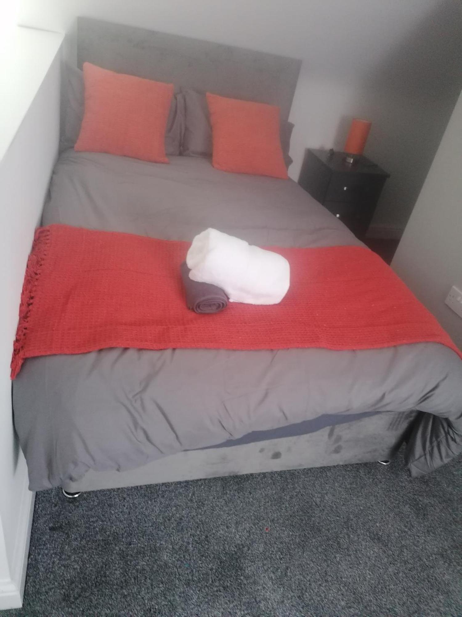Rossy Home Of Relaxations Stoke-on-Trent Екстериор снимка