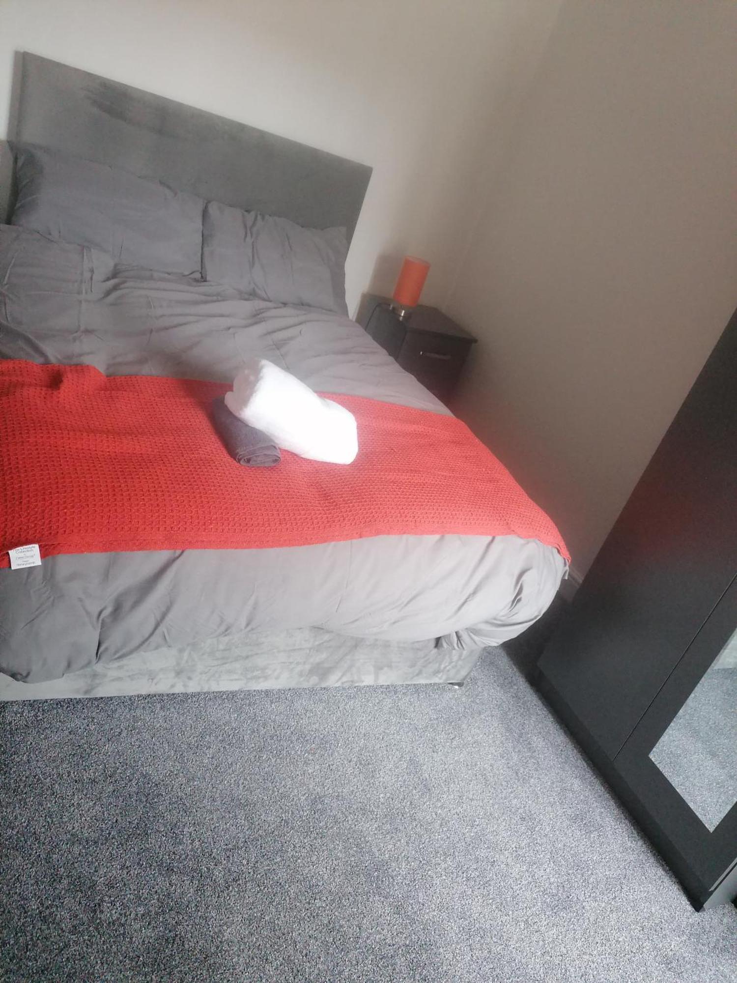 Rossy Home Of Relaxations Stoke-on-Trent Екстериор снимка