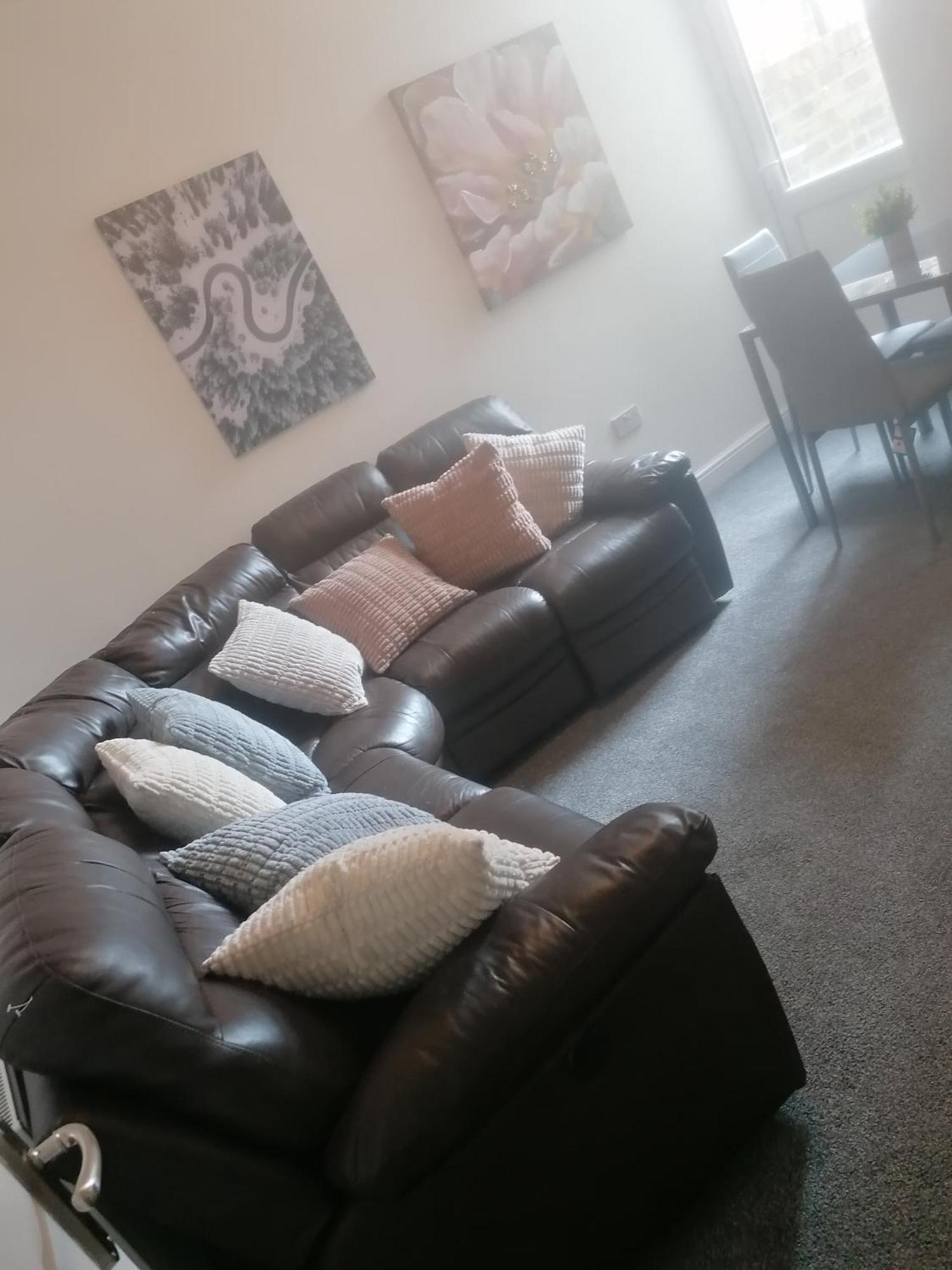 Rossy Home Of Relaxations Stoke-on-Trent Екстериор снимка