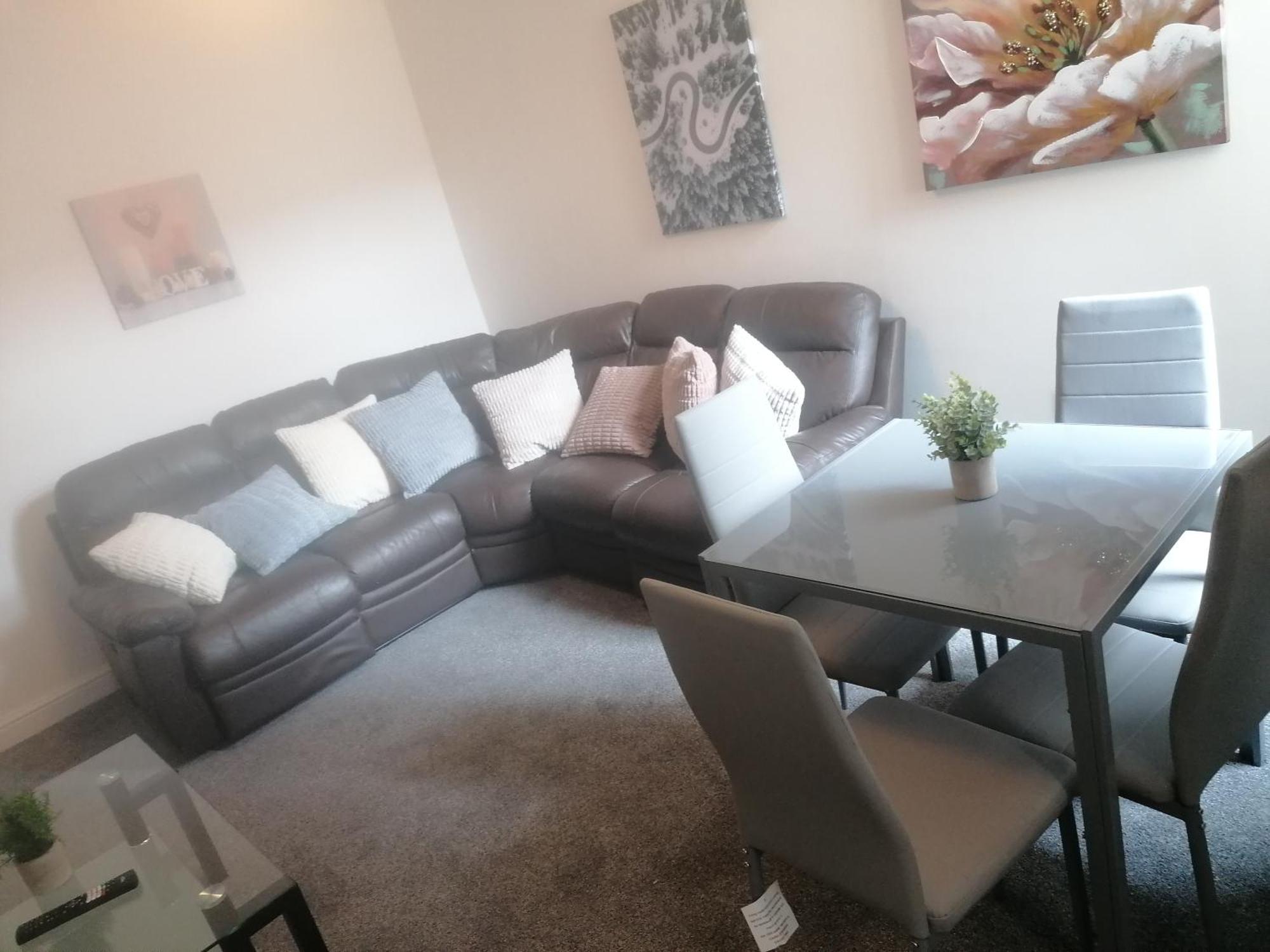 Rossy Home Of Relaxations Stoke-on-Trent Екстериор снимка